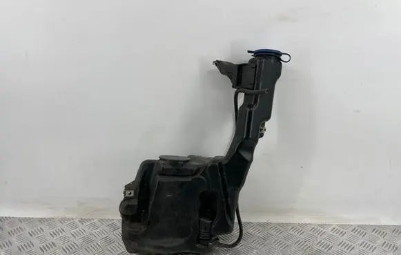 Mercedes-Benz C W204 Windshield washer fluid reservoir/tank A2048601760 A204869
