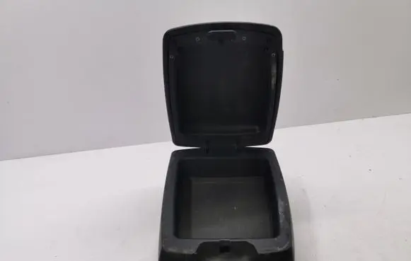 KIA Sorento Armrest