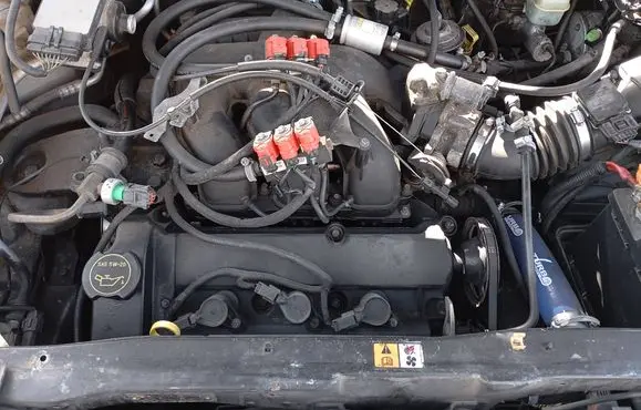 Ford Escape I Engine swap AJ03SILNIKESCAPE AJ03 1G752AB