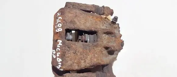 Mitsubishi Carisma Front brake caliper