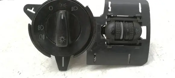 Volkswagen Golf IV Light switch 1C0941531A