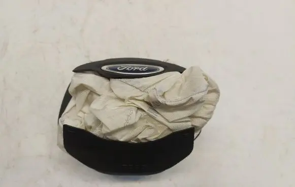 Steering wheel airbag