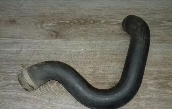 Volvo S60 Engine coolant pipe/hose 08671393