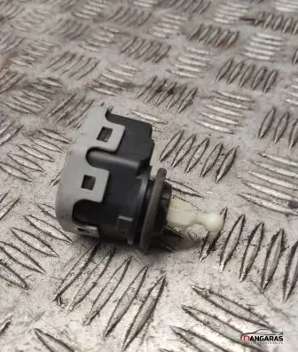 Headlight level adjustment motor