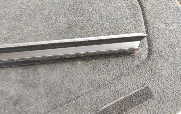 BMW X6 F16 Rear door windshield rail 7622L2K