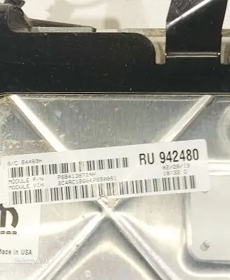 Chrysler Pacifica Engine control unit/module P68413872AH RU942480