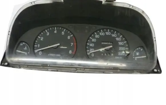Subaru Impreza I Speedometer (instrument cluster) 85013FA570