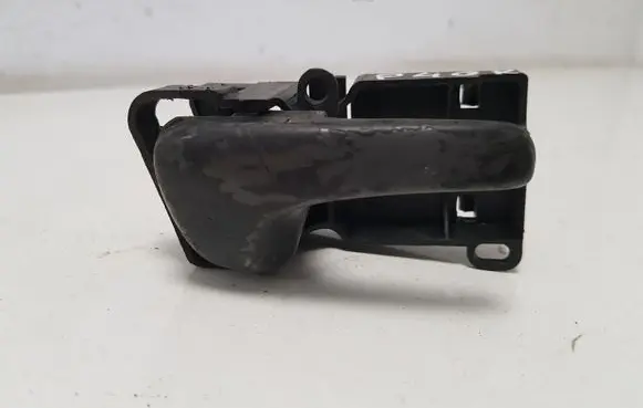 Volkswagen PASSAT B4 Front door interior handle 3A0837236