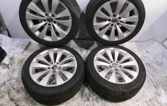 Volkswagen Passat Alltrack R17 alloy rim 