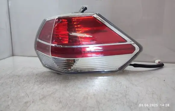 Nissan X-Trail T32 Rear/tail lights 22017939