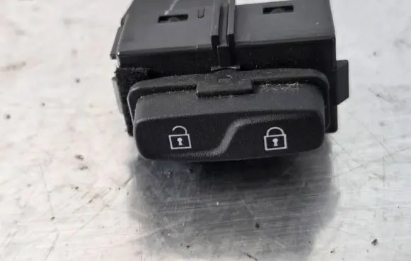 Volvo XC60 Central locking switch button 31272014 09W515