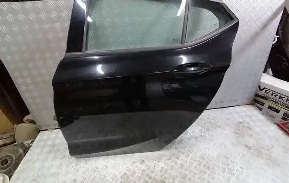 Opel Astra K Rear door