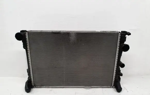 Mercedes-Benz E A207 Coolant radiator A0995002703