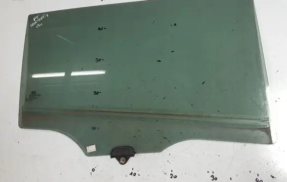 KIA Sportage Sliding door window/glass 