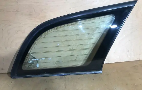 Toyota Avensis T250 Rear side window AS2