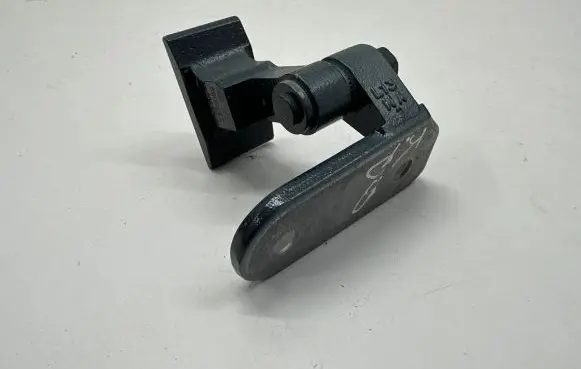 BMW X3 G01 Front door lower hinge 