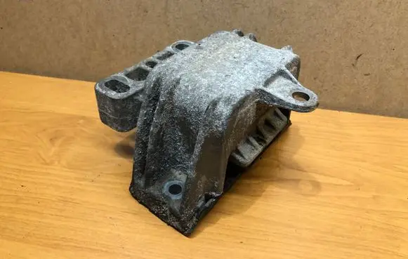 Audi A3 S3 8L Gearbox mount 1J0199555