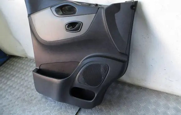 Renault Trafic III (X82) Front door card panel trim 809010678R