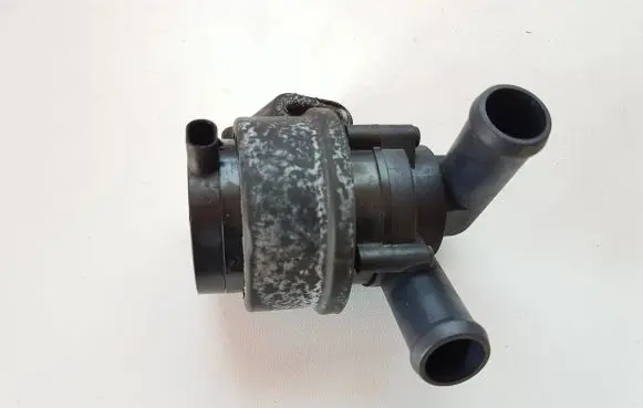 Volvo S60 Electric auxiliary coolant/water pump 31332380