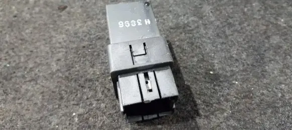 Mitsubishi Carisma Other relay mb954185 72tm200