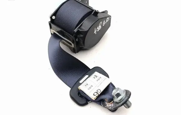 Middle seatbelt (rear)