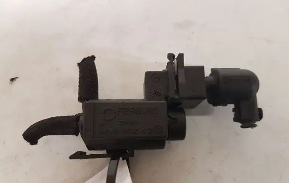 BMW 3 E90 E91 Turbo solenoid valve 70231800 7810831