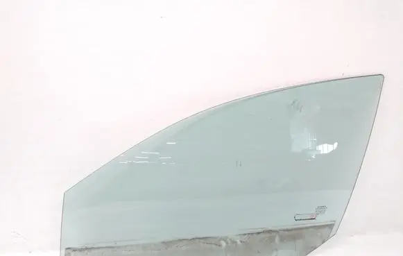 Volvo XC70 Front door window glass four-door
