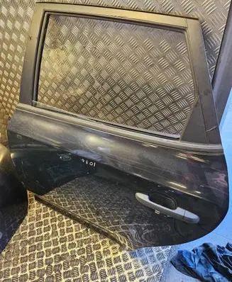 KIA Ceed Rear door