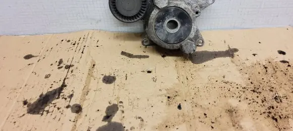 Toyota Verso Alternator belt tensioner 