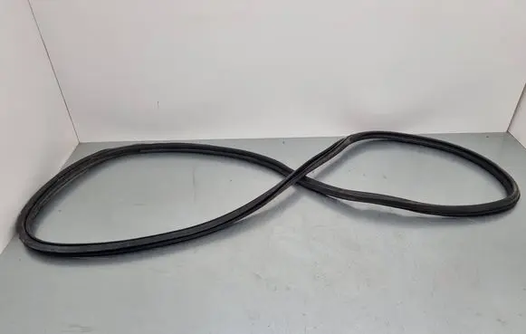 Porsche Cayenne (9Y0 9Y3) Rubber seal rear door 9Y0833721B
