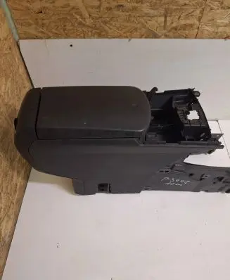 Peugeot 3008 I Armrest