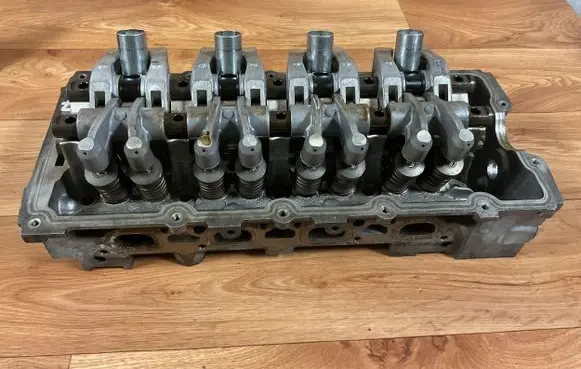Mini One - Cooper R50 - 53 Engine head 04777751AB