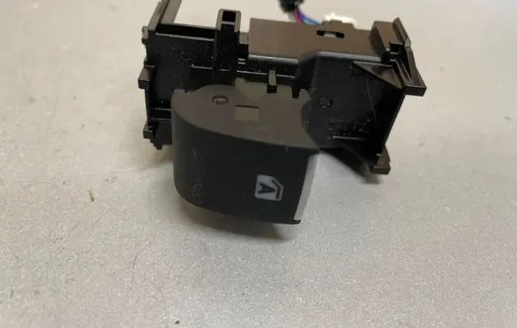 Toyota Camry VIII XV70 Electric window control switch 1242199