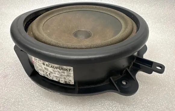Audi A3 S3 8P Front door speaker 8P0035411
