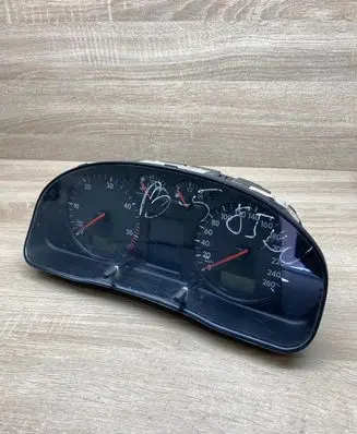 Volkswagen PASSAT B5 Speedometer (instrument cluster) 3B0920822A