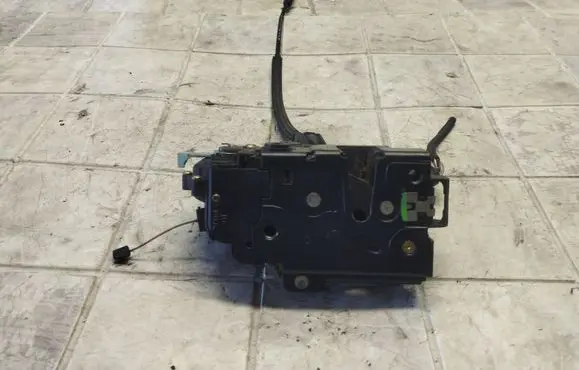 Seat Altea Rear door lock 7L0839015