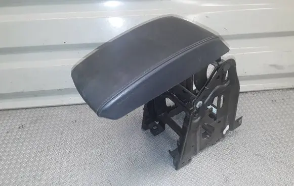 Skoda Octavia Mk2 (1Z) Armrest 1Z0864207A
