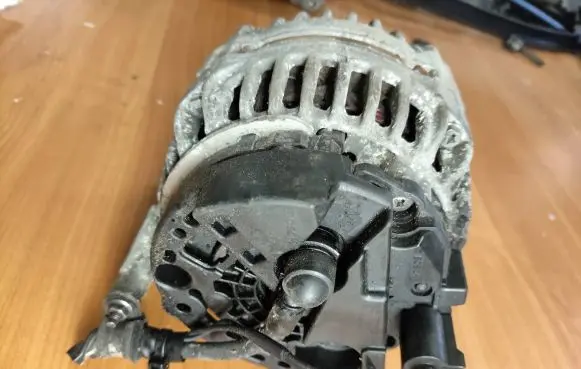 Mitsubishi Outlander Generator/alternator 06F903023F