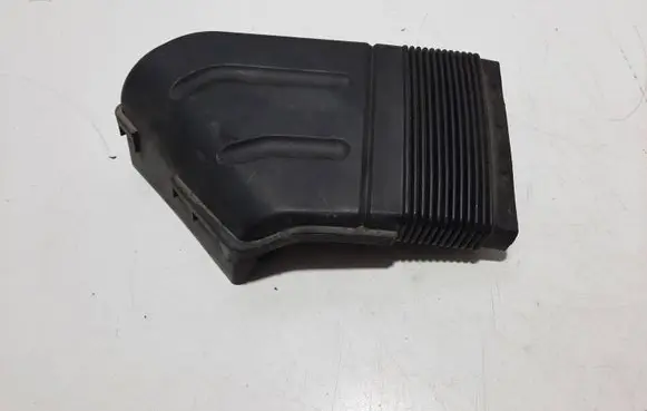 Audi A4 S4 B6 8E 8H Air intake duct part 8E0129617D