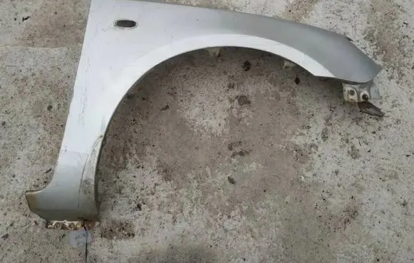 Mazda 3 I Fender AUKSINIS