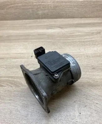 Audi A4 S4 B5 8D Mass air flow meter 037906461B