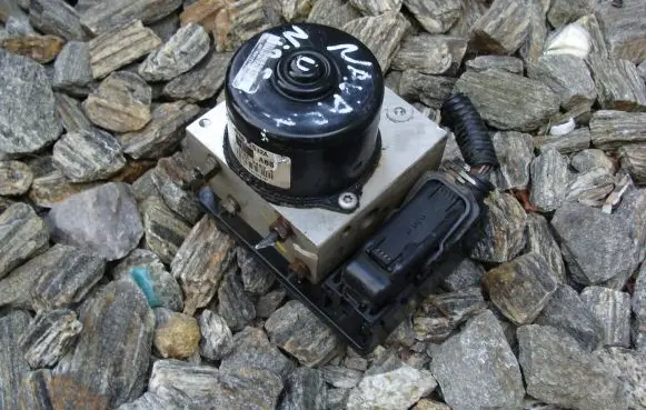 Nissan Navara ABS Pump 47660EB32A