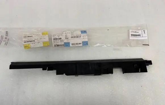 BMW X3 G01 Radiator trim 17118476973 8476973