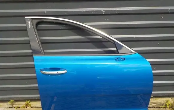 KIA Stinger Front door 08799oyy78