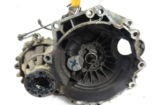 Volkswagen Golf III Manual 6 speed gearbox CHV28025
