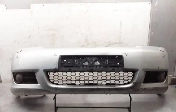 Toyota Corolla Verso AR10 Front bumper 