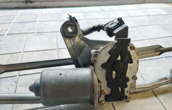 Volvo S60 Front wiper linkage and motor 404606 917190