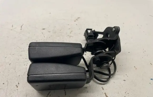 Audi A3 S3 8V Rear seatbelt buckle 8V0857739