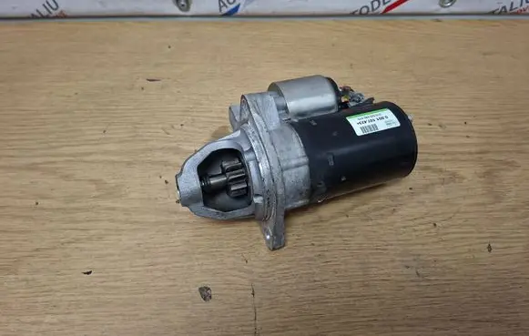 BMW X5 E70 Starter motor 0001107423