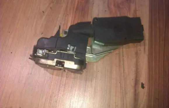 Mitsubishi Space Star Front door lock